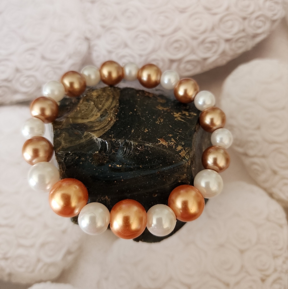 Rose Gold and White Beaded Bracelet